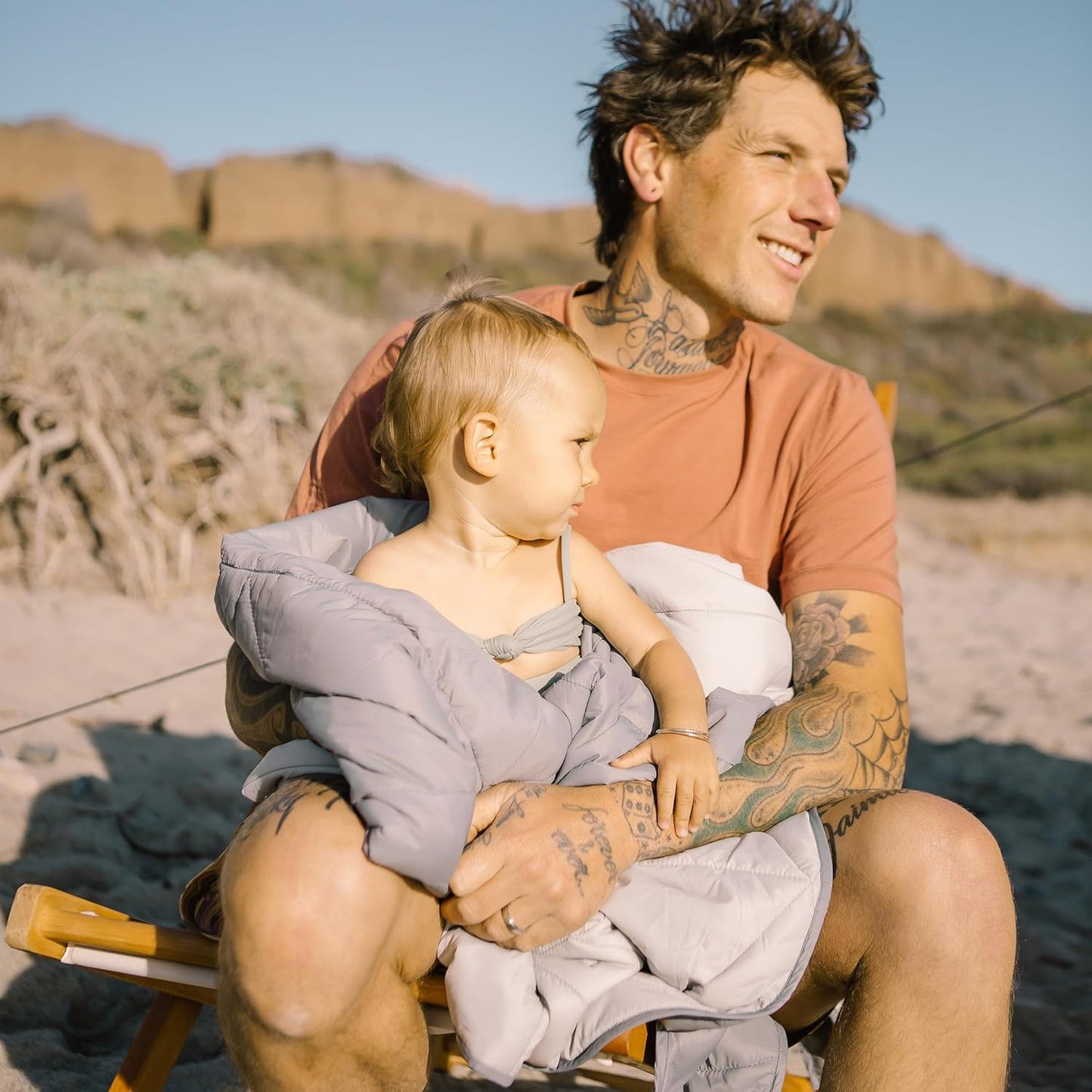 Veer Adventure Blanket - 100% Down Alternative Insulated Outdoor Puffy Blanket for Camping, Beach, Sports/Stadiums, Picnics, or Travel - Built-in Hand Pockets and Zipper Pillow Pocket - Adult Size