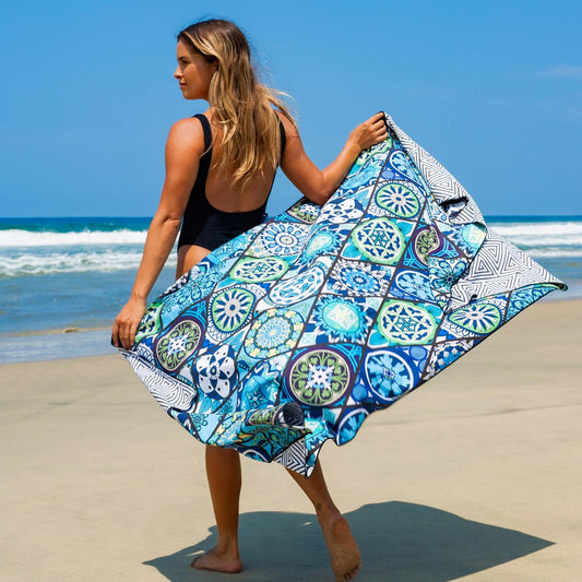 Elite Trend Quick Dry Towel Extra Large 78x35 Inch - Microfiber Beach Towel - Perfect for Beach, Travel, Swimming, Pool, Yoga, Hiking, Camping - Lightweight, Fast Drying, Compact for Adults (Artsy)