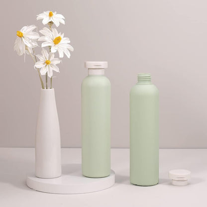 8.8 oz Plastic Travel Shampoo Bottles, Refillable Flip Cap Squeeze Bottles for Toiletries, Large Leakage-proof Travel Shampoo and Conditioner Container (Blue and Green)