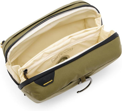 Peak Design Wash Pouch, Kelp, Weatherproof Travel Toiletry Bag, Upright or Hanging Toiletry Kit with Pockets, Magnetic Toothbrush Pocket, Wide UltraZip Opening, Toiletry Bag for Men and Women