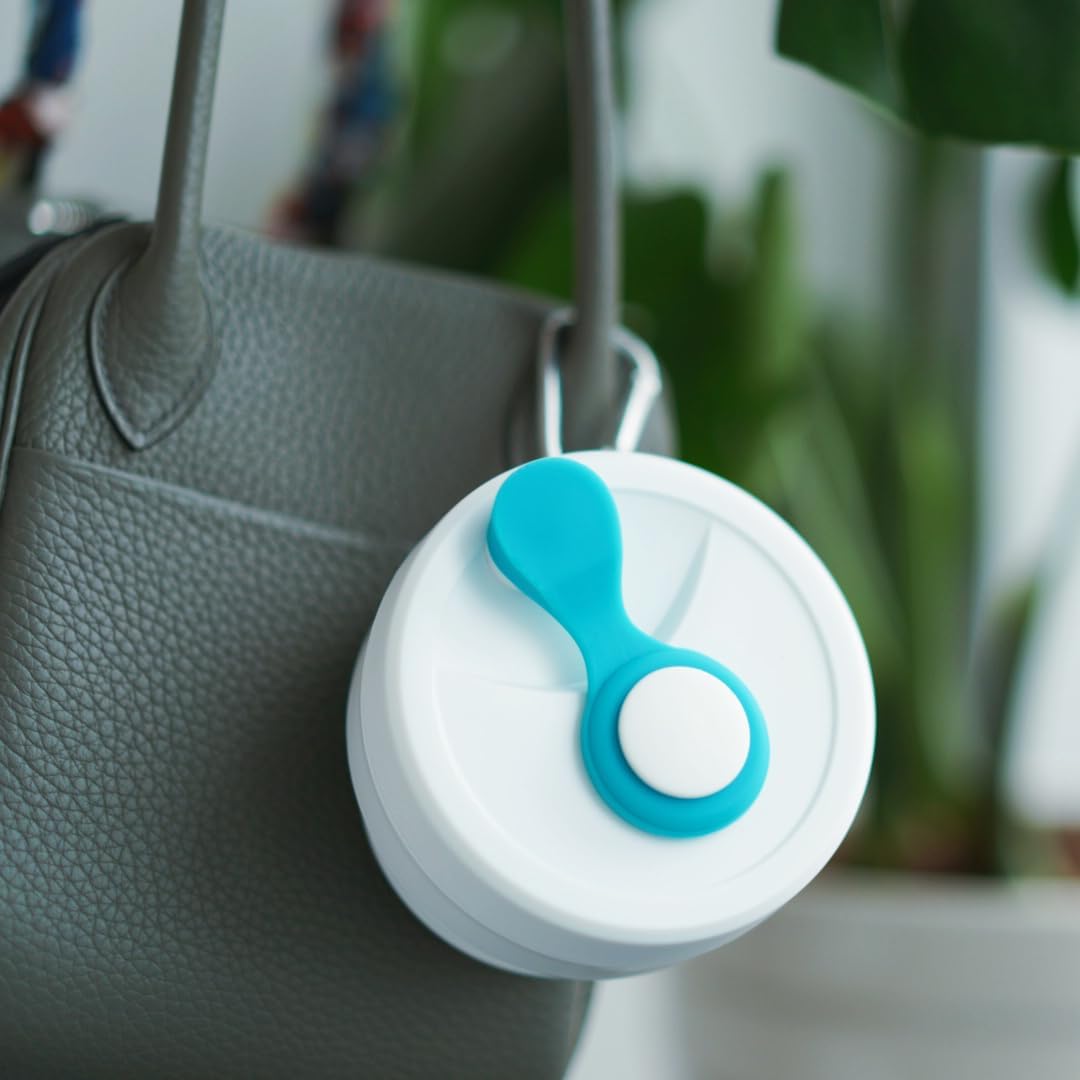 Silicone Collapsible Travel Mug Green 15oz / 450ml - Leak-Proof Reusable Silicone Water Bottle for Hot and Cold Beverages - Travel Office and Home - Dishwasher Safe - Straw Included