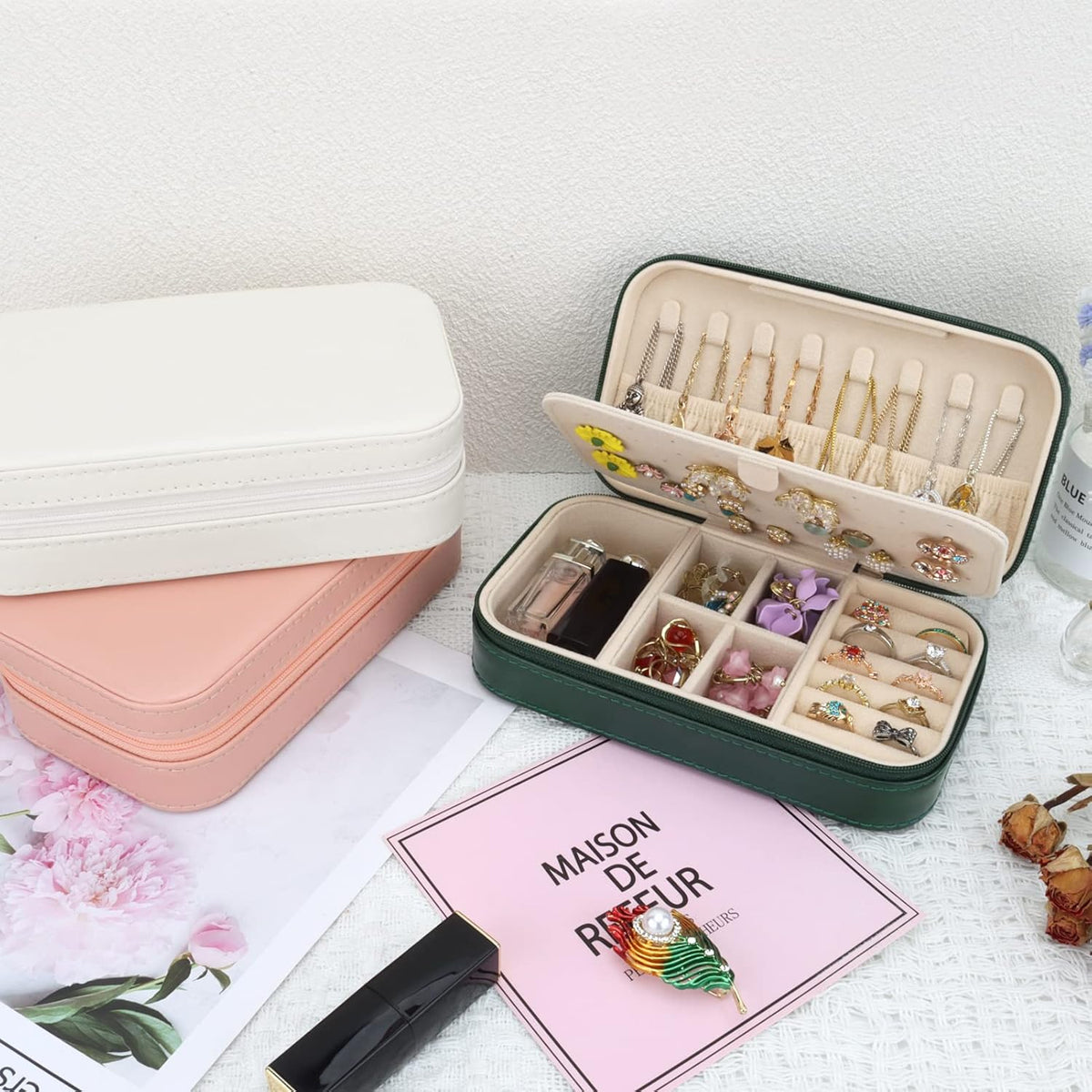 DesignSter Travel Jewelry Box, PU Leather Portable Jewelry Case, Small Jewelry Boxes for Gifts, Travel Jewelry Organizer for Women Rings Earrings Necklaces Bracelets (Dark Green)