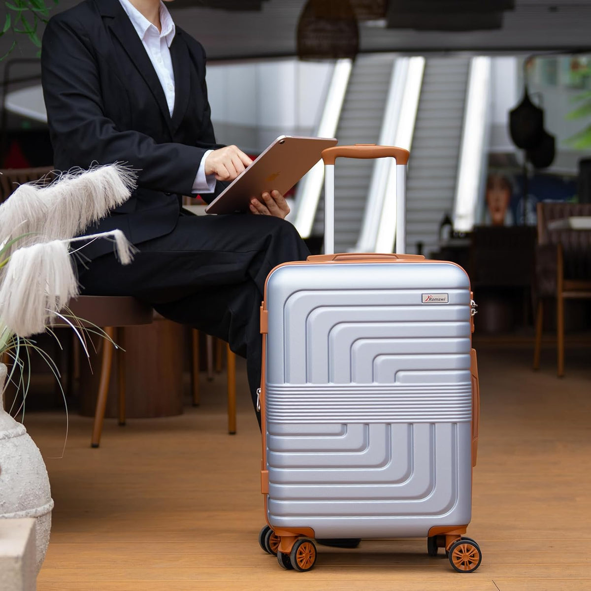 Romswi Expandable 28" Checked Luggage,Large Hardshell Suitcase with Double Spinner Wheels for 20% More Space, Airline Approved Lightweight Hardside Luggage, Scratch-Resistant & YKK Zipper,Silver