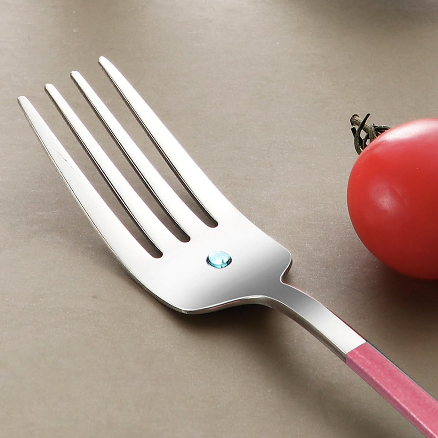 VANRA 3-Piece Portable Travel Utensils Set with Case 18/8 Stainless Steel Flatware Set Reusable Cutlery Set with Fork Spoon Knife for Lunch Travel Camping School Work Picnic (Pink)