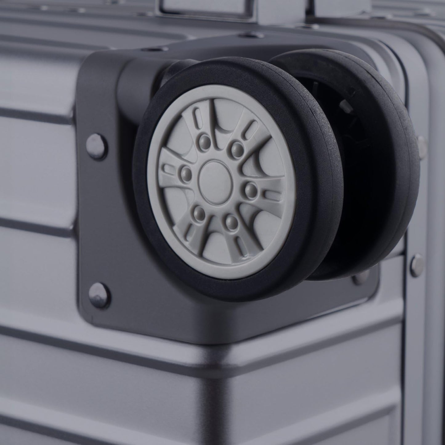 TRAVELKING All Aluminum Carry On Luggage Zipperless Hard Shell Luggage Case with TSA Lock Spinner Alloy Metal Suitcase (Grey, 20")