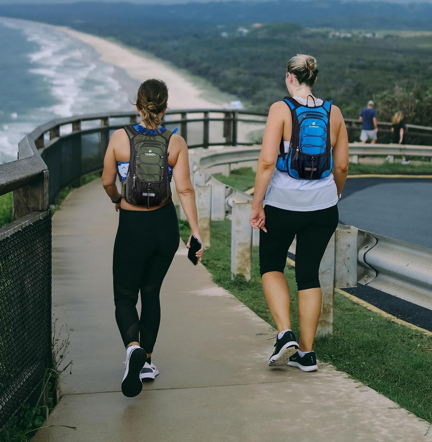 Hydration Pack Backpack with 3L Water Bladder for Men & Women, Hiking Daypack with Thermal Insulation | Running, Cycling, Camping, Skiing, Outdoor Activities