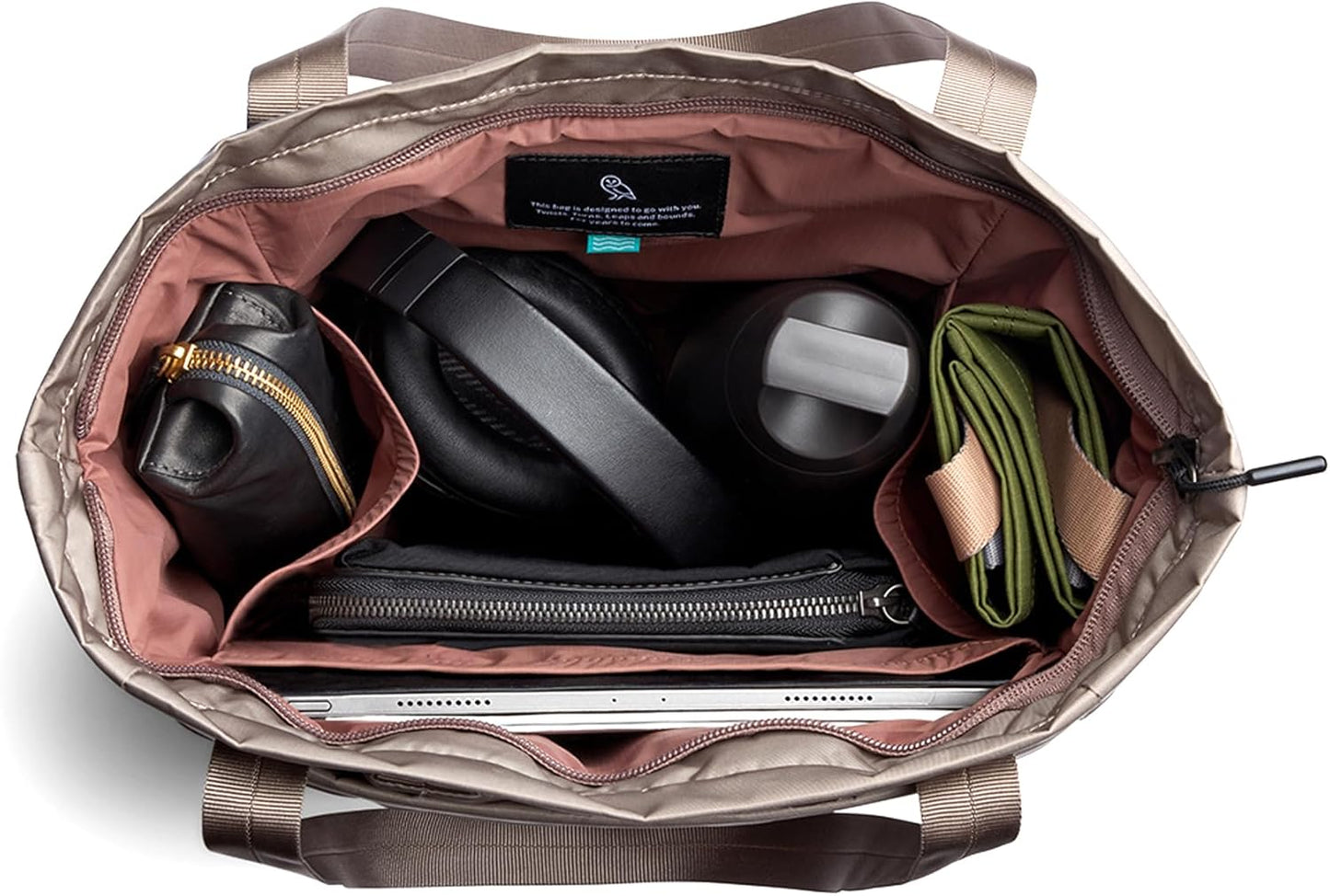 Bellroy Laneway Totepack (18 liter stylish tote bag and backpack in one, for gym, travel or everyday carry) - Fawn