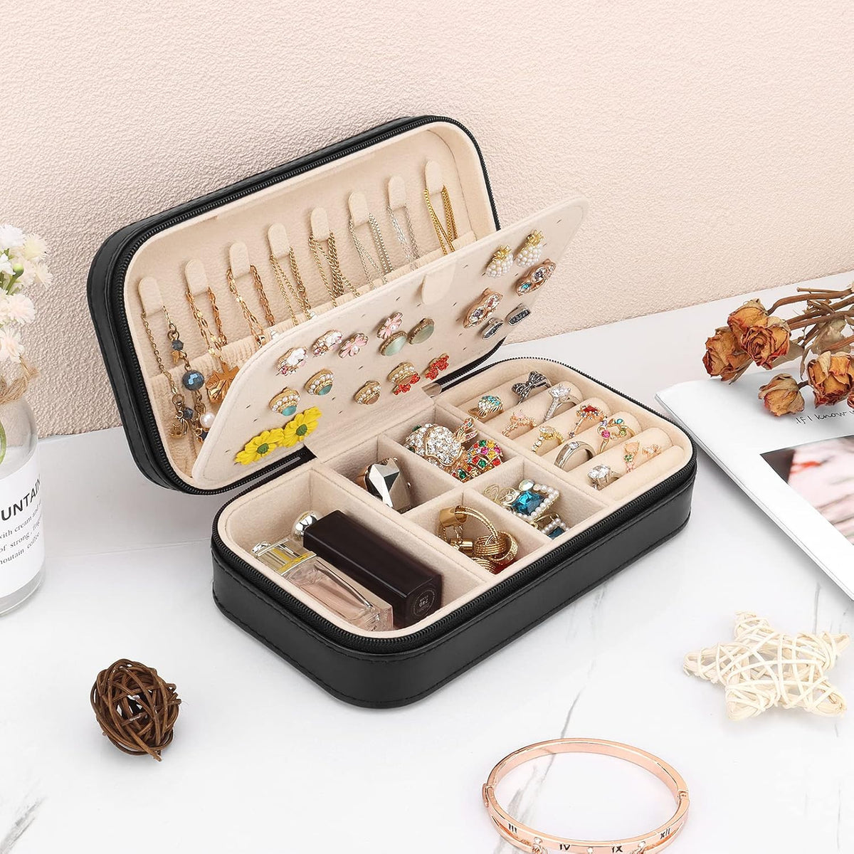 DesignSter Travel Jewelry Box, PU Leather Portable Jewelry Case, Small Jewelry Boxes for Gifts, Travel Jewelry Organizer for Women Rings Earrings Necklaces Bracelets (Black)
