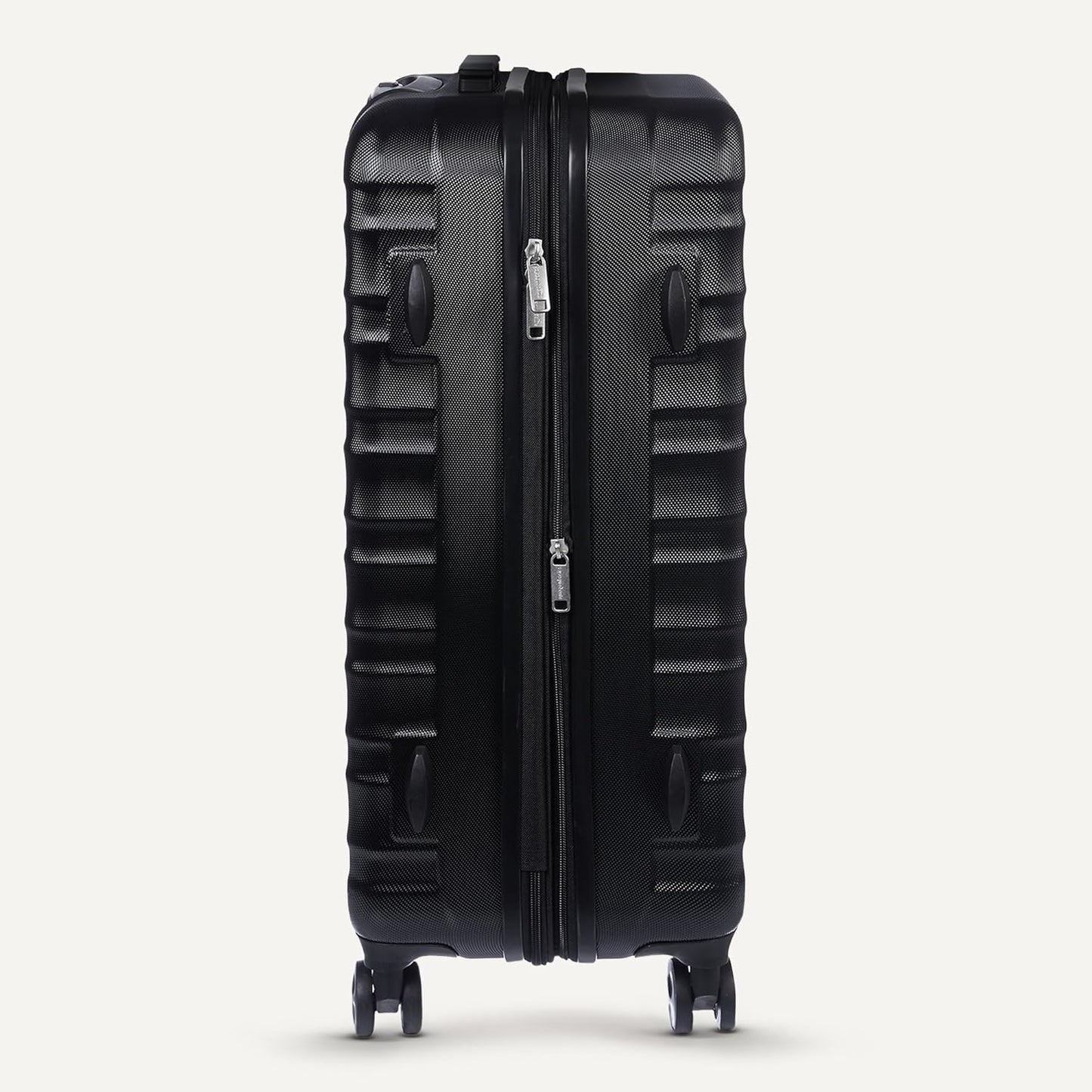 Amazon Basics 3-Piece Set (21", 26", 30"), Hardshell Suitcases With Wheels, Expandable For Up to 25% More Space, With Scratch-Resistant Surface, Four Multi-directional Wheels, Black