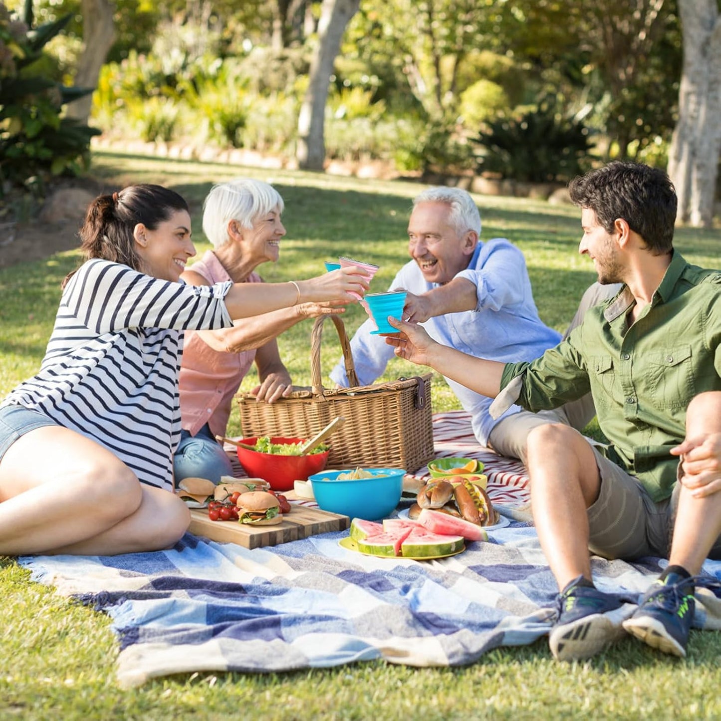 Silicone Collapsible Cup with Lid – Portable Collapsible Travel Cup for Hot and Cold Drinks – Leakproof Collapsible Cups for Camping, Hiking, Office (2 Pack)