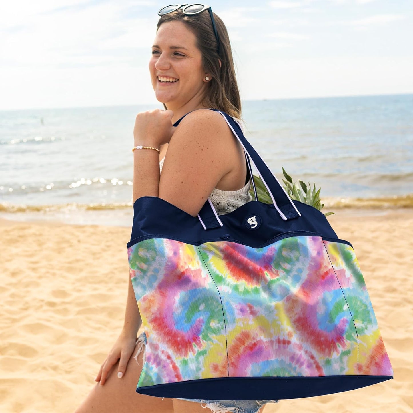geckobrands Oversized Beach Tote – Large and Stylish Beach Bag with 4 Exterior Pockets and Zippered Internal Compartment