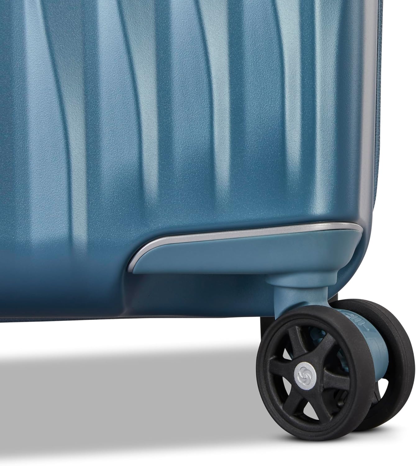 Samsonite UpLIFT Large Checked Hardside Luggage with Spinner Wheels - Airline-Approved, TSA Lock, Adjustable Handle System - Polycarbonate Hard Suitcase for Ultra Lightweight Travel - Elemental Blue