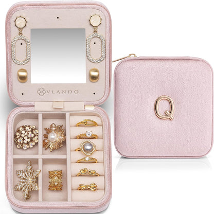 Vlando Travel Jewelry Organizer for Women, Travel Jewelry Organizer, Necklace Organizer Earrings Ring Organizer, Jewelry Travel, Travel Gifts for Women Travel Essentials - Letter Q, Pink