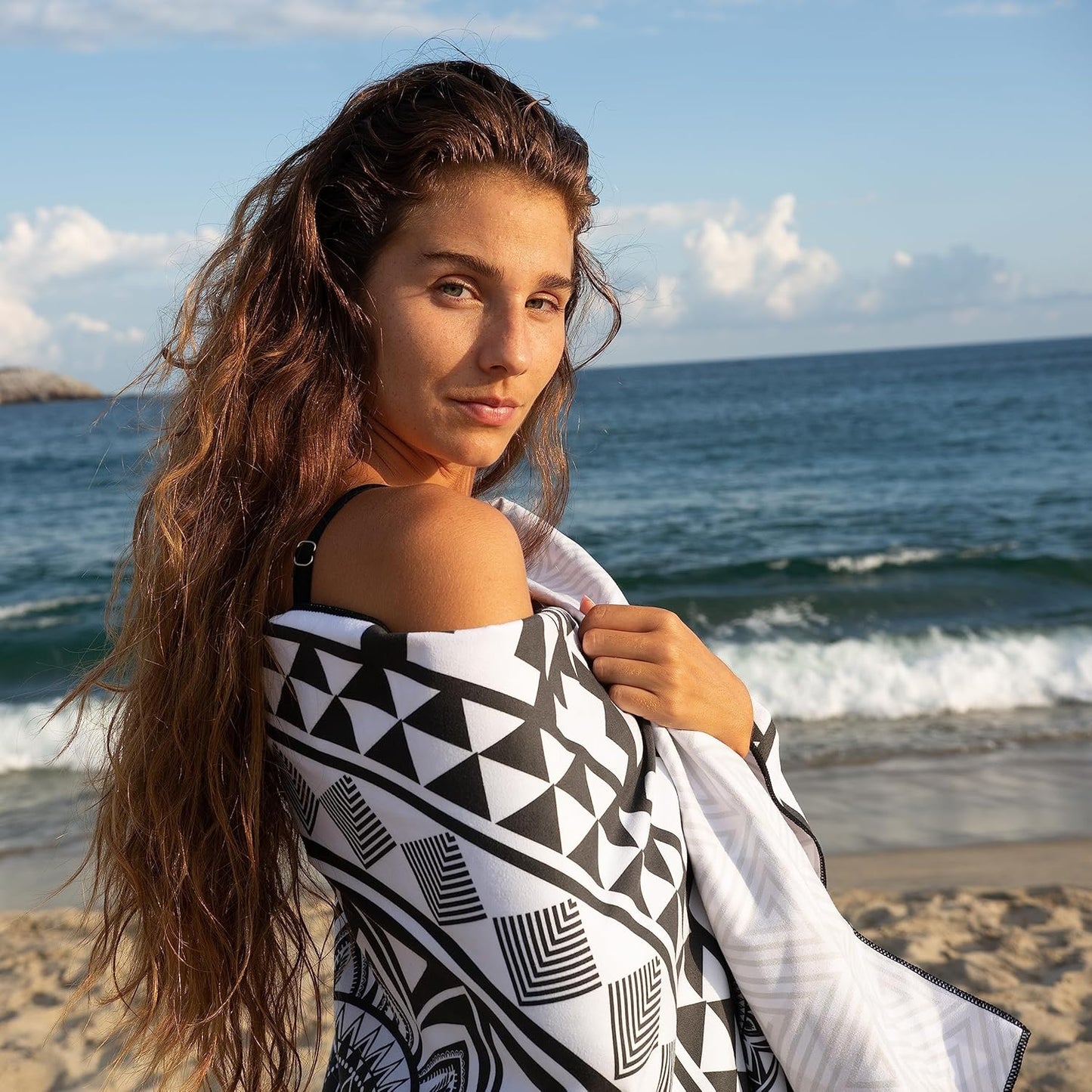 Elite Trend Microfiber Beach Towel - Extra Large 78x35 Inch Sand Free Quick Dry for Travel, Swimming, Pool, Yoga, Hiking, Camping – Lightweight Fast Drying Microfiber Towel Compact for Adults