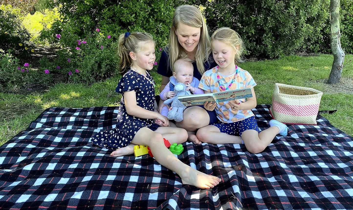 DOWN UNDER OUTDOORS Large Waterproof Windproof Extra Thick 350 GSM Quilted Fleece, or Sherpa Stadium Blanket