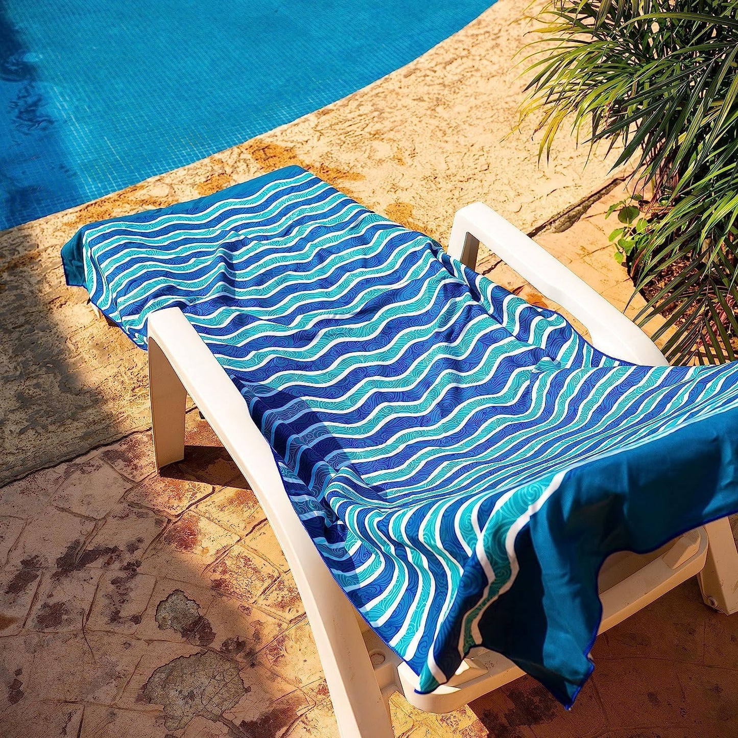 Elite Trend Quick Dry Towel Large 63x31 Inch - Microfiber Beach Towel - Perfect for Beach, Travel, Swimming, Pool, Yoga, Hiking, Camping - Lightweight, Fast Drying, Compact for Adults (Blue Sea)