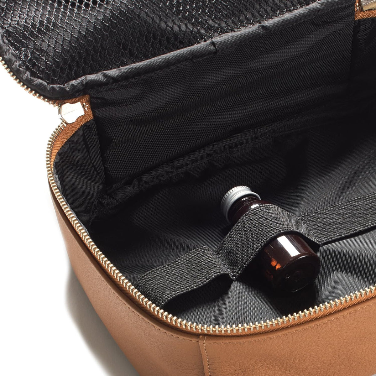 Leatherology Cognac Large Travel Organizer - Zipped mesh storage pocket, elastic loops for organization, double metal zipper