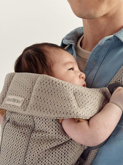 BabyBjörn Baby Carrier Mini, Gray Beige, 3D Mesh Newborn Carrier (7-25 lbs), Ergonomic, Easy-to-Use