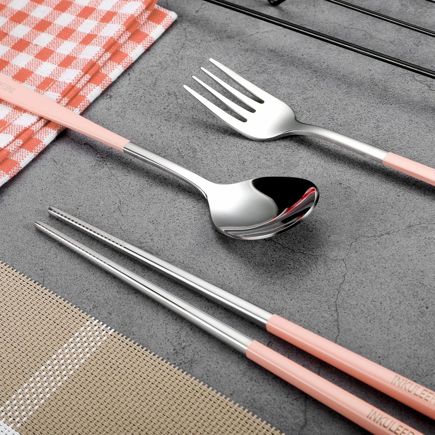 Travel cutlery set, 18/8 stainless steel cutlery, Reusable utensils set with case, Portable Silverware Lunch Box for Camping and Office(Pink）