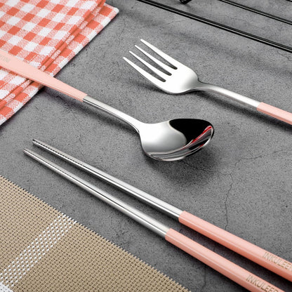 Travel cutlery set, 18/8 stainless steel cutlery, Reusable utensils set with case, Portable Silverware Lunch Box for Camping and Office(Pink）