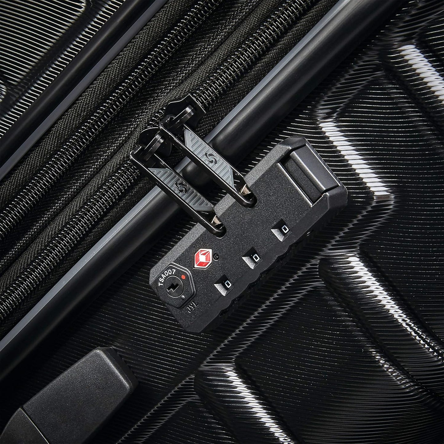 Samsonite Omni 2 24-Inch Medium Checked Hardside Luggage with 360° Spinner Wheels - Scratch Resistant Hardshell - TSA Lock - Expandable Polycarbonate Shell for Lightweight Travel - Midnight Black