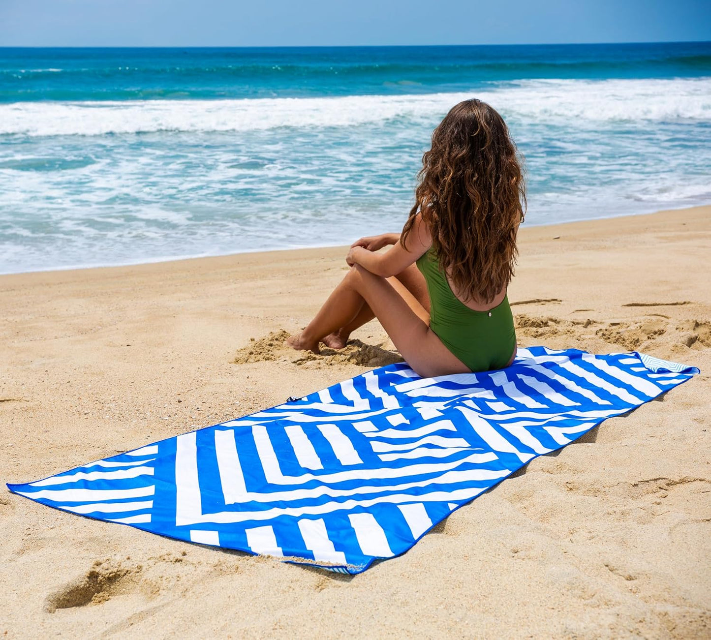 Elite Trend Quick Dry Towel Extra Large 78x35 Inch - Microfiber Beach Towel - Perfect for Beach, Travel, Swimming, Pool, Yoga, Hiking, Camping - Lightweight, Fast Drying, Compact for Adults (Maze)