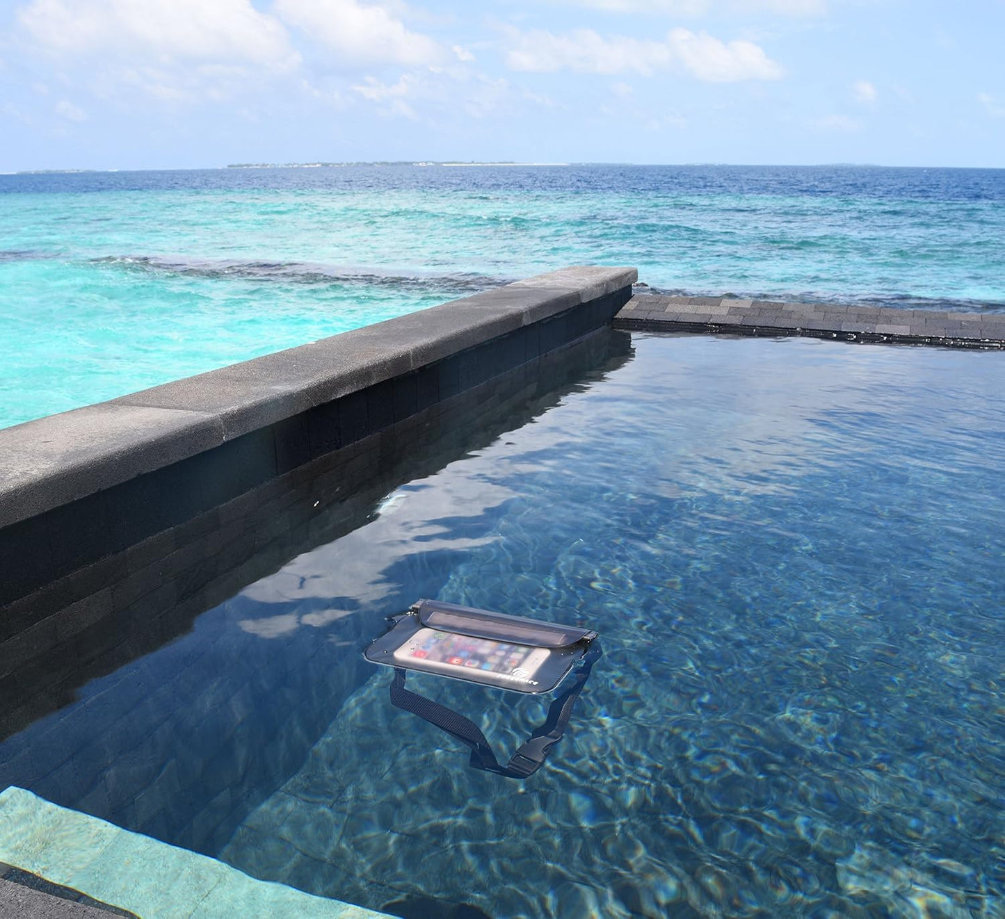 Freegrace Waterproof Pouches with Waist Strap / Pouch Case Bundle Set- Keep Your Phone & Valuables Dry and Safe - Waterproof Dry Bags for Boating Swimming Snorkeling Kayaking Beach Water Parks Pool