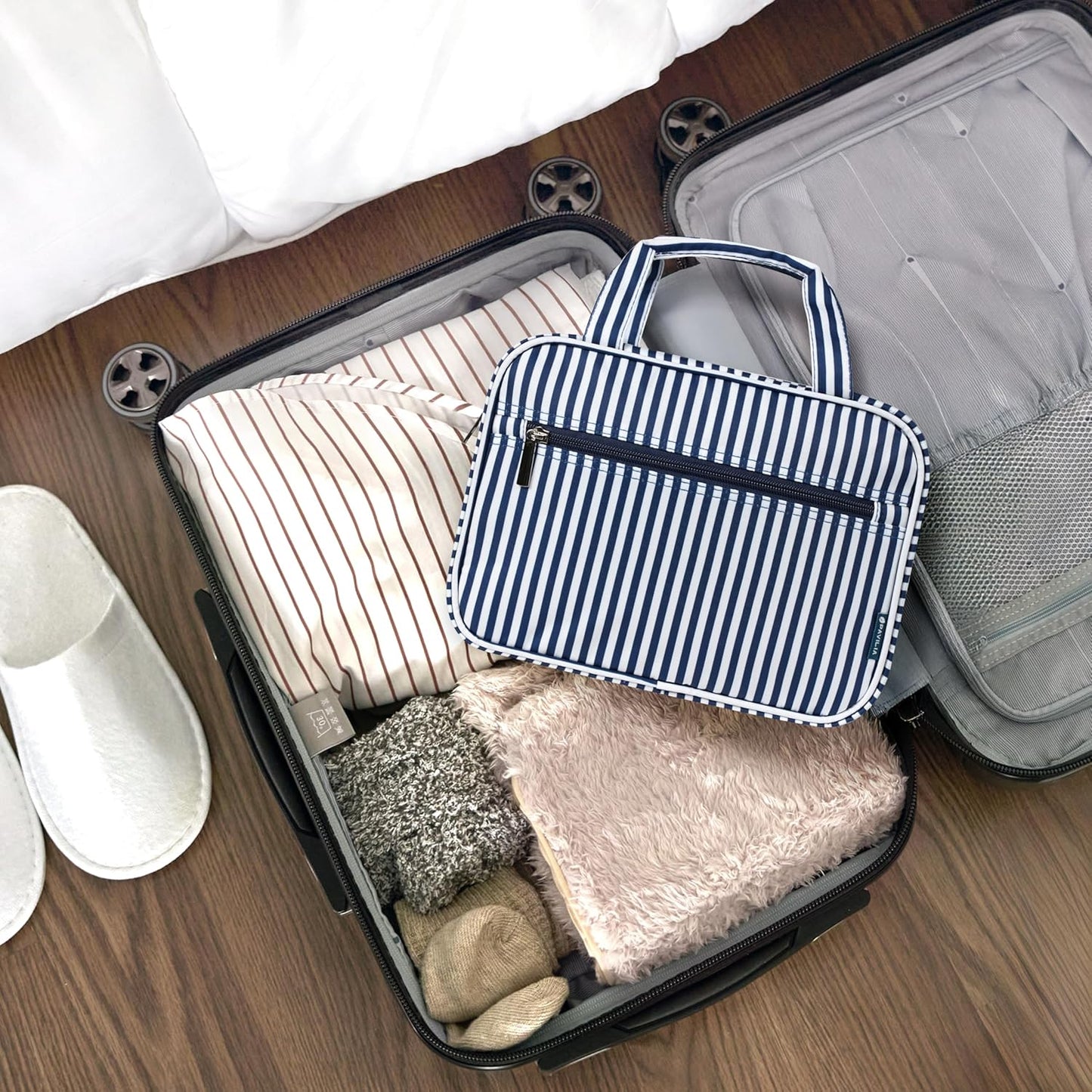 PAVILIA Hanging Toiletry Bag Travel Bag Women Men, Foldable Cosmetic Organizer, Roll up Makeup Bag, Water Resistant Accessories Toiletries, Large Travel Essentials Kit (Navy Stripe)