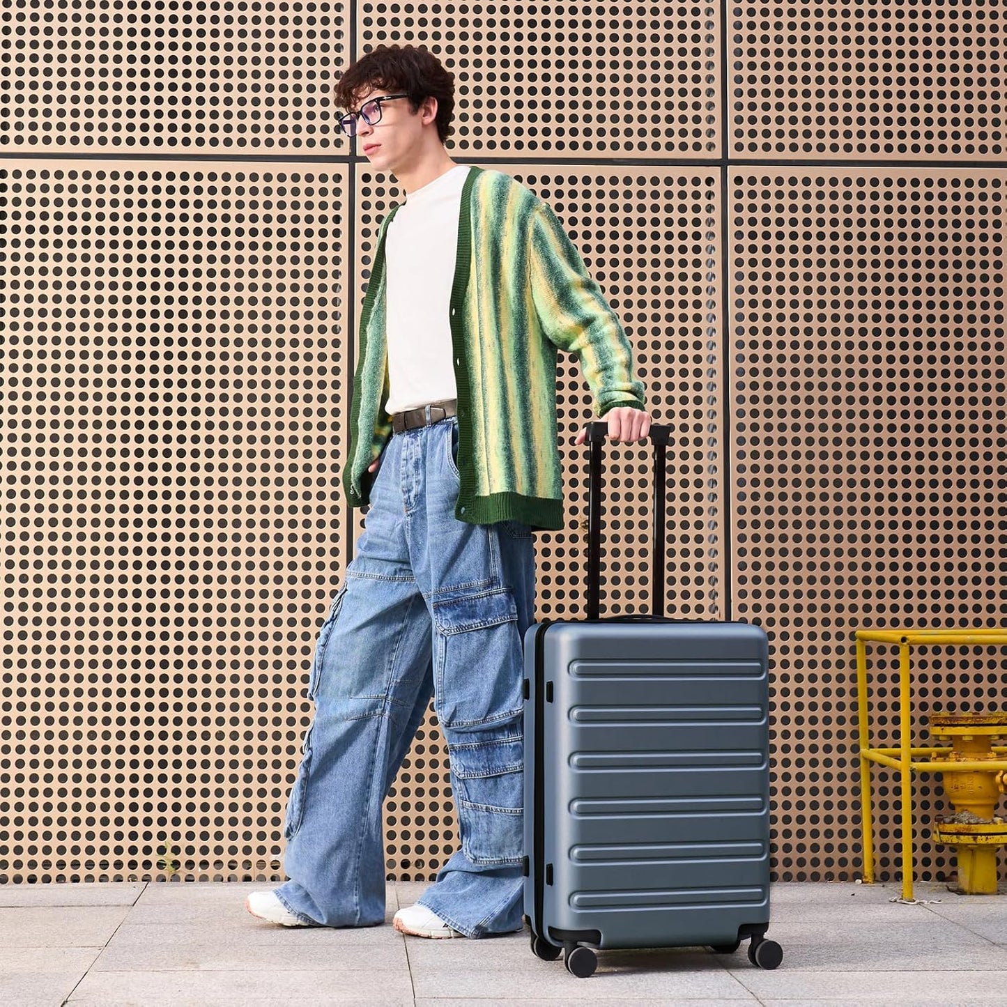 Carry on Luggage 22 X 14 X 9 Airline Approved, 20 Inch Luggage for 3-5 Days Travel, Double Spinner Wheels, 100% Hardshell PC, TSA Lock (09-Grey, Carry-On 20-Inch)