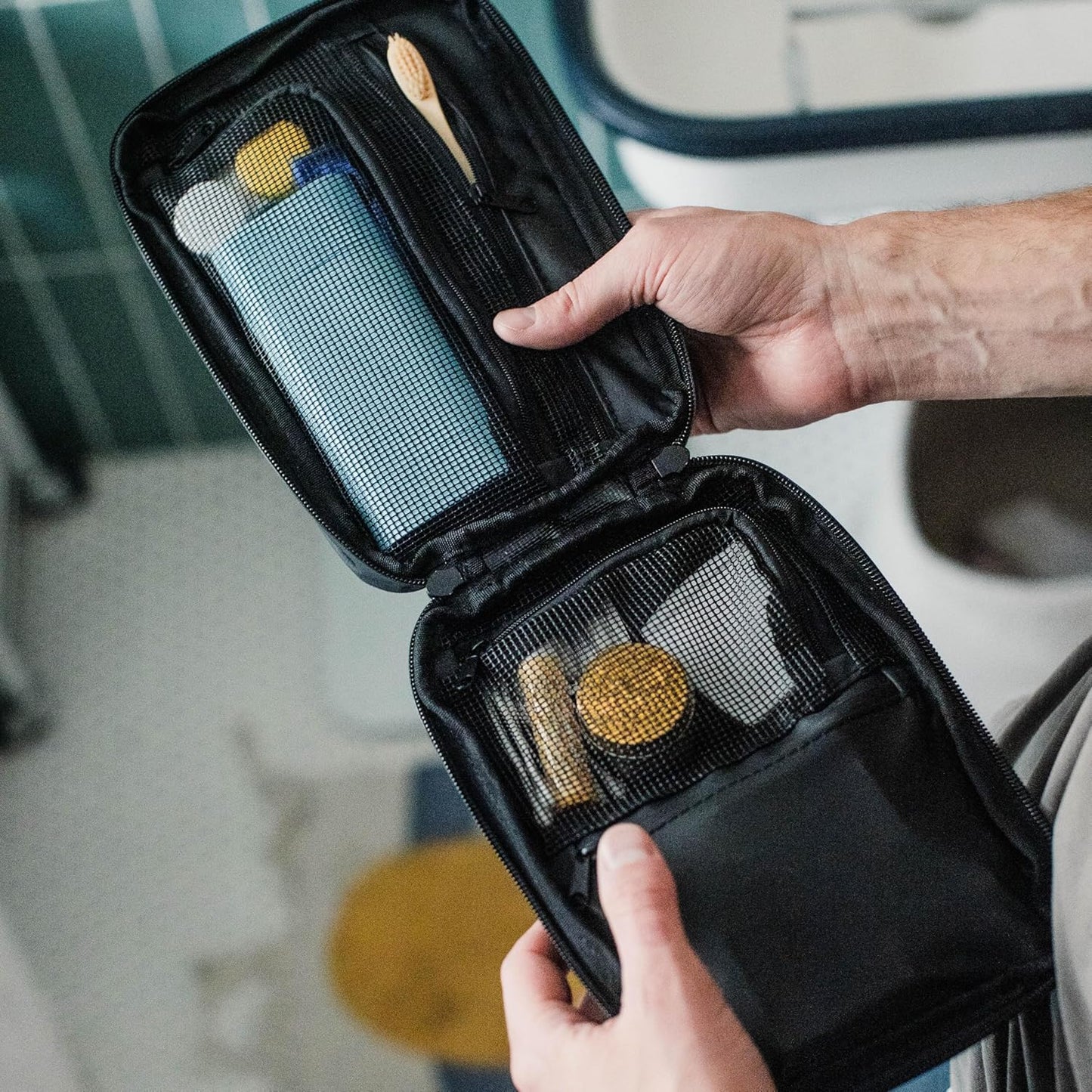 Gravel Explorer Slim Hanging Water Resistant Travel Toiletry Bag, Shaving Kit, Makeup Bag, Dopp Kit for Men and Women